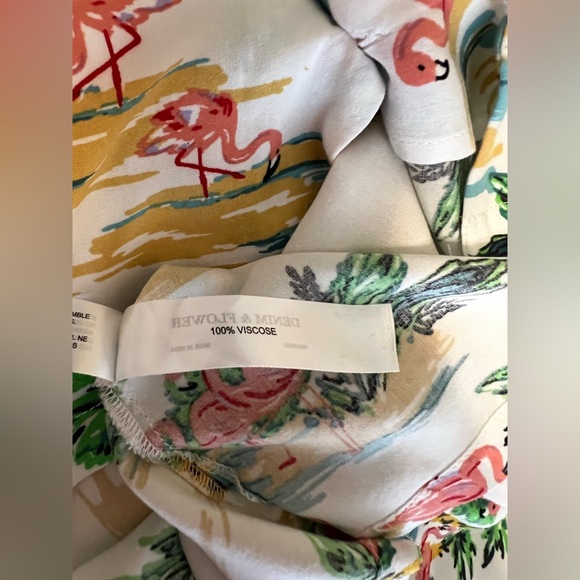 🔥3 for $15🔥Denim & Flower Flamingo and Palm Print Shirt Size Small Button Down - Picture 5 of 8